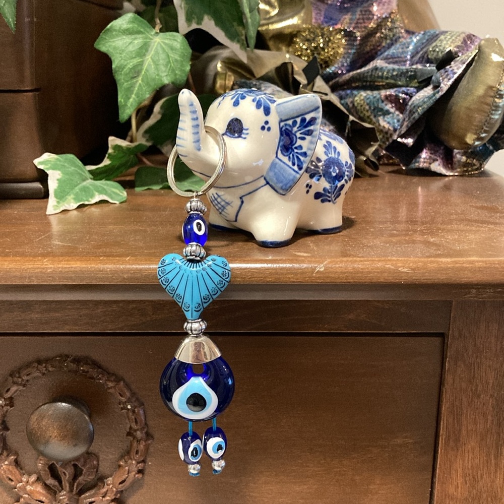 NWOT - Silvertone Evil Eye Key Ring With Blue Amulet, Heart & Beads.